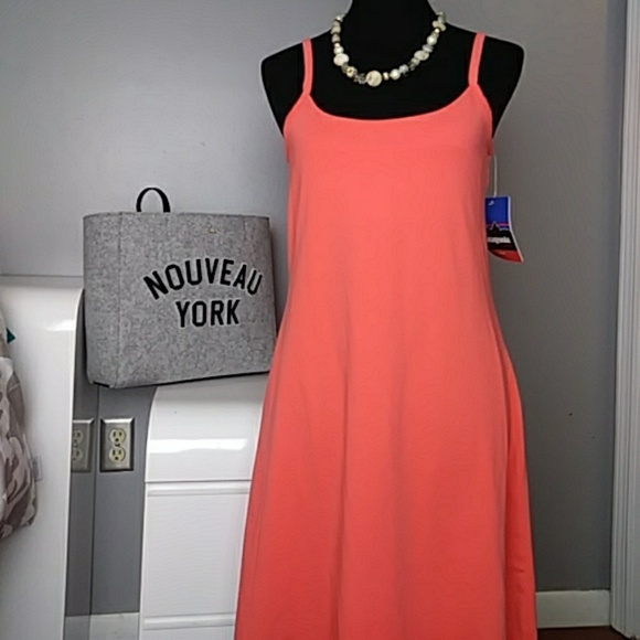 Patagonia Dresses & Skirts - Patagonia Slim Fit Coral W's Vitaliti Dress NWT